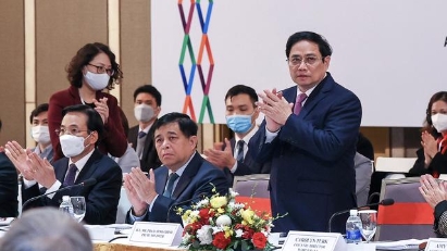 PM: Joint effort brings Vietnam through difficulties