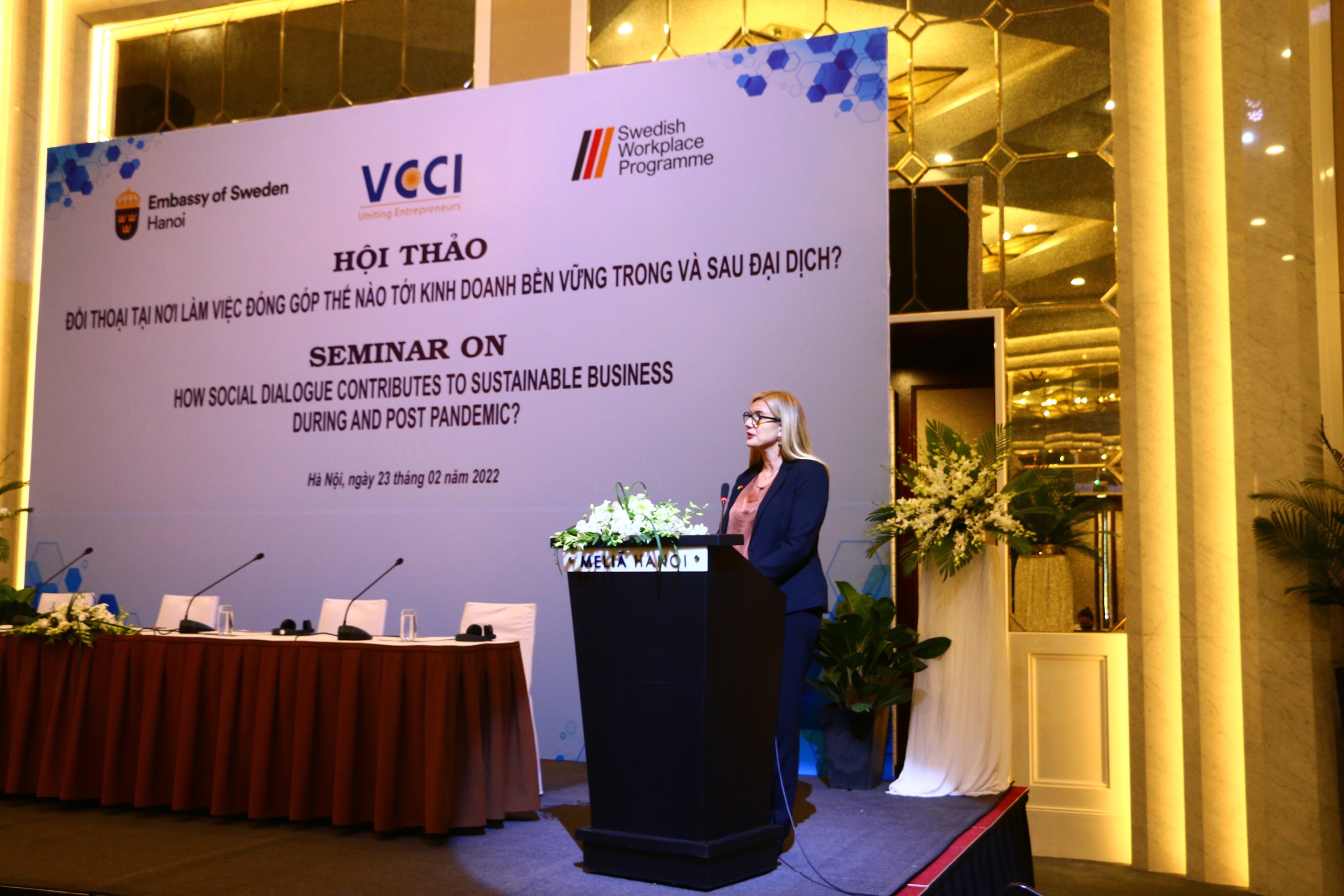 Đại sứ Thụy Điển tại Việt Nam Ann Måwe phát biểu tại hội thảo.  