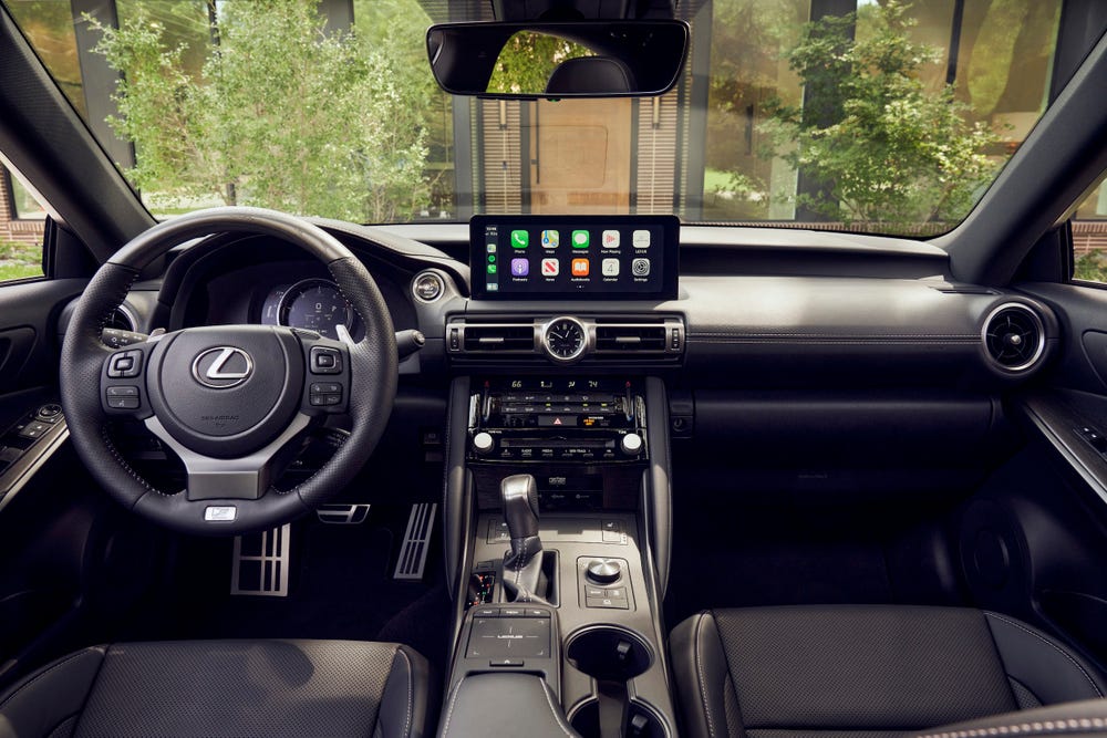 Lexus IS 2022
