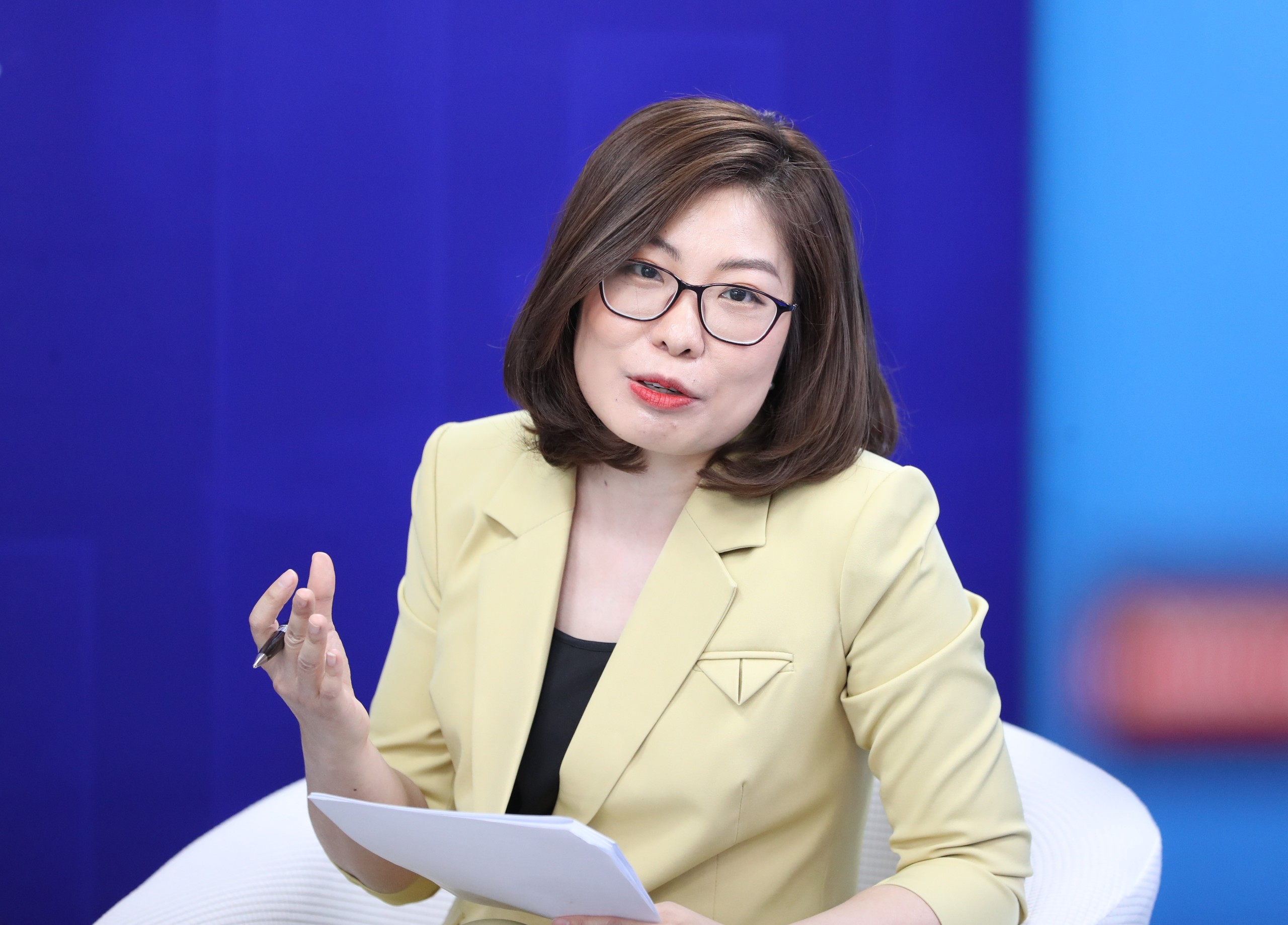Bà Trương Minh Trang, Giám đốc Điều hành, Khối dịch vụ Thông tin Tài chính, FiinGroup đánh giá, kênh trái phiếu doanh nghiệp trở thành một kênh đầu tư nổi bật trong năm vừa qua. Ảnh Quang Phúc.