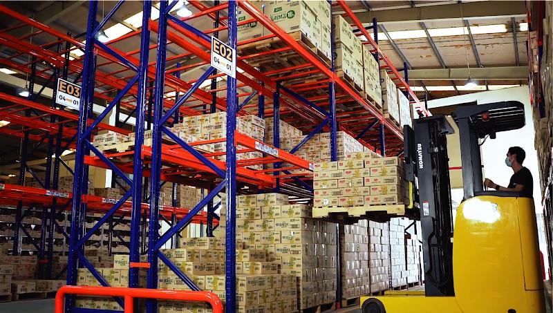 Boxme hỗ trợ kh&aacute;ch h&agrave;ng tự động h&oacute;a to&agrave;n bộ kh&acirc;u vận h&agrave;nh bằng quy tr&igrave;nh Fulfillment chuy&ecirc;n nghiệp v&agrave; ứng dụng c&ocirc;ng nghệ v&agrave;o hệ thống quản l&yacute;.