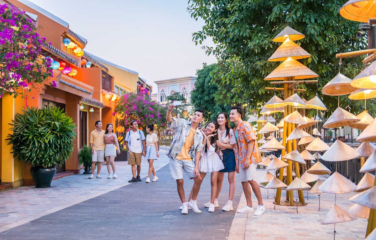 Doanh thu du lịch lữ hành tháng 2 ở một số địa phương bắt đầu tăng. 