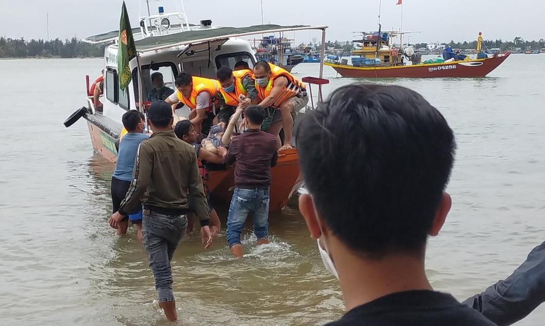 Vụ chìm cano của Công ty TNHH MTV Du lịch Phương Đông làm 17 người thiệt mạng.