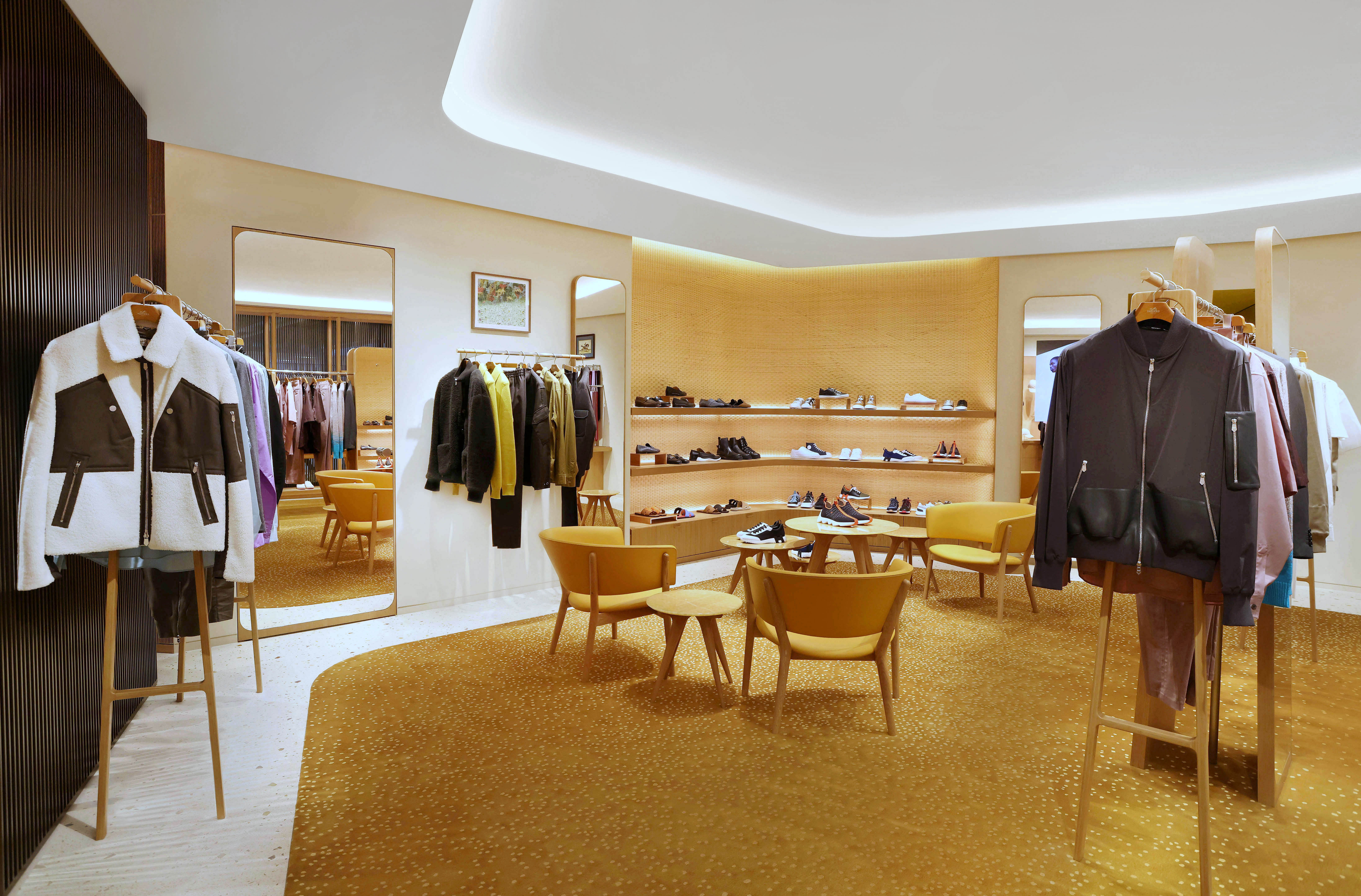 Báo cáo tài chính của Hermès cũng nếu rõ, châu Á và Mỹ ghi nhận mức tăng trưởng cao nhất, so với năm 2020 cũng như năm 2019.