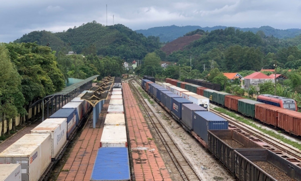 Ga Đồng Đăng hiện là điểm nóng ách tắc hàng hóa liên vận quốc tế.