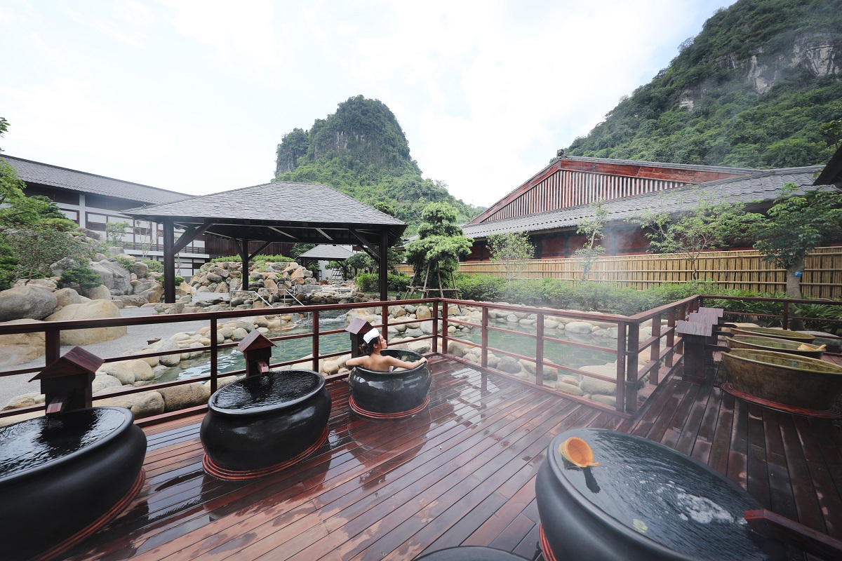 Tắm kho&aacute;ng n&oacute;ng đ&atilde; trở th&agrave;nh một nghệ thuật được y&ecirc;u th&iacute;ch khắp nơi tr&ecirc;n thế giới.