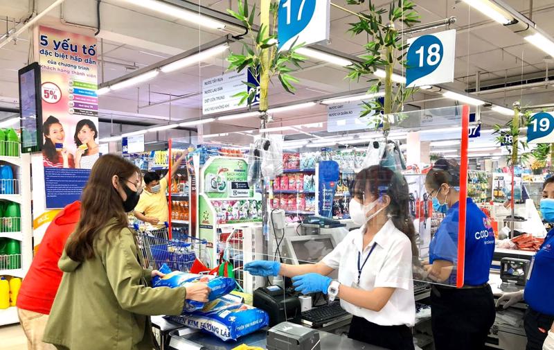 Sử dụng hóa đơn điện tử mang lại hàng loạt lợi ích cho người tiêu dùng, doanh nghiệp, hộ kinh doanh và cơ quan quản lý.