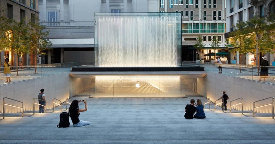 Cửa hàng Apple tại Piazza Liberty, Milan, Ý. Ảnh: Apple.
