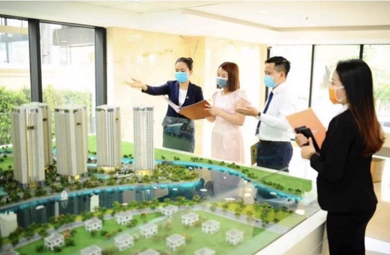 Decree on Law on Real Estate Business issued