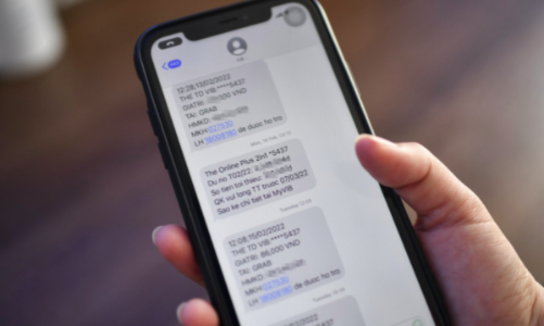 Vụ “đôi co” SMS banking: Nhà mạng, ngân hàng thống nhất phí trọn gói 11.000 đồng/tháng