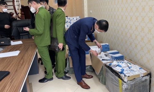 Thu giữ hàng nghìn sản phẩm thuốc điều trị, kit test Covid-19 không rõ nguồn gốc