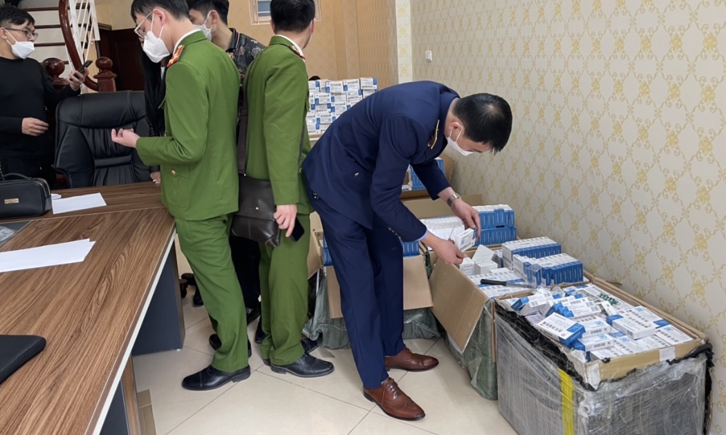 Lực lượng chức năng kiểm tra tại địa chỉ 115 Trung Phụng