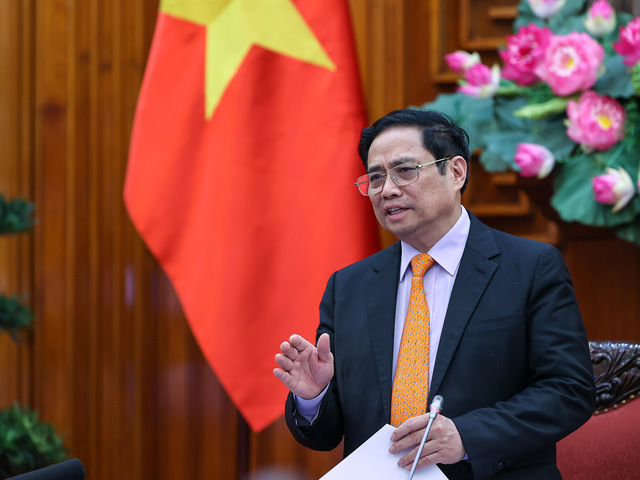 Thủ tướng: Bỏ ngay yêu cầu có giấy xác nhận là F0 mới được mua thuốc 