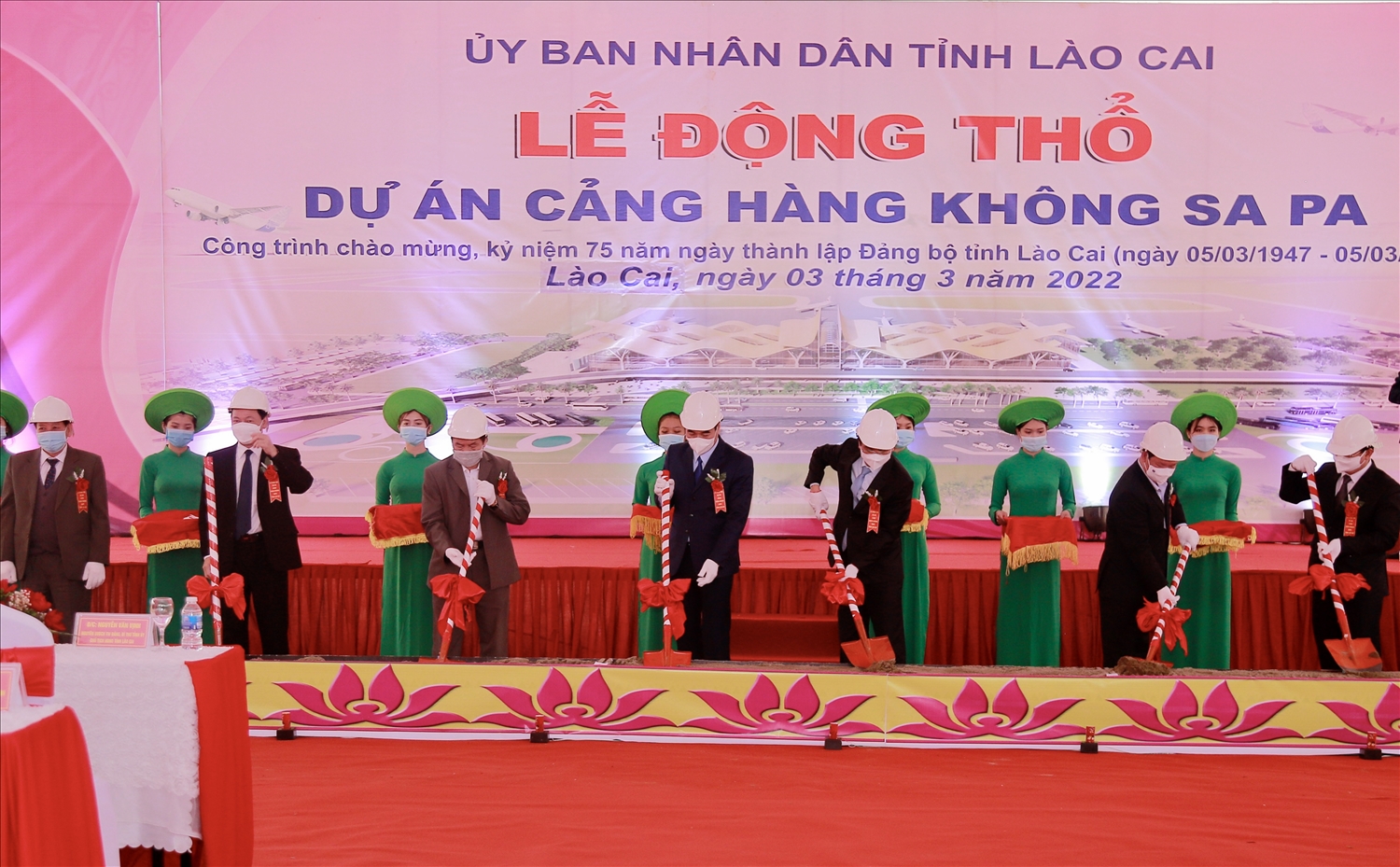 UBND tỉnh Lào Cai tổ chức lễ động thổ dự án Cảng hàng không Sa Pa tại xã Cam Cọn, huyện Bảo Yên.