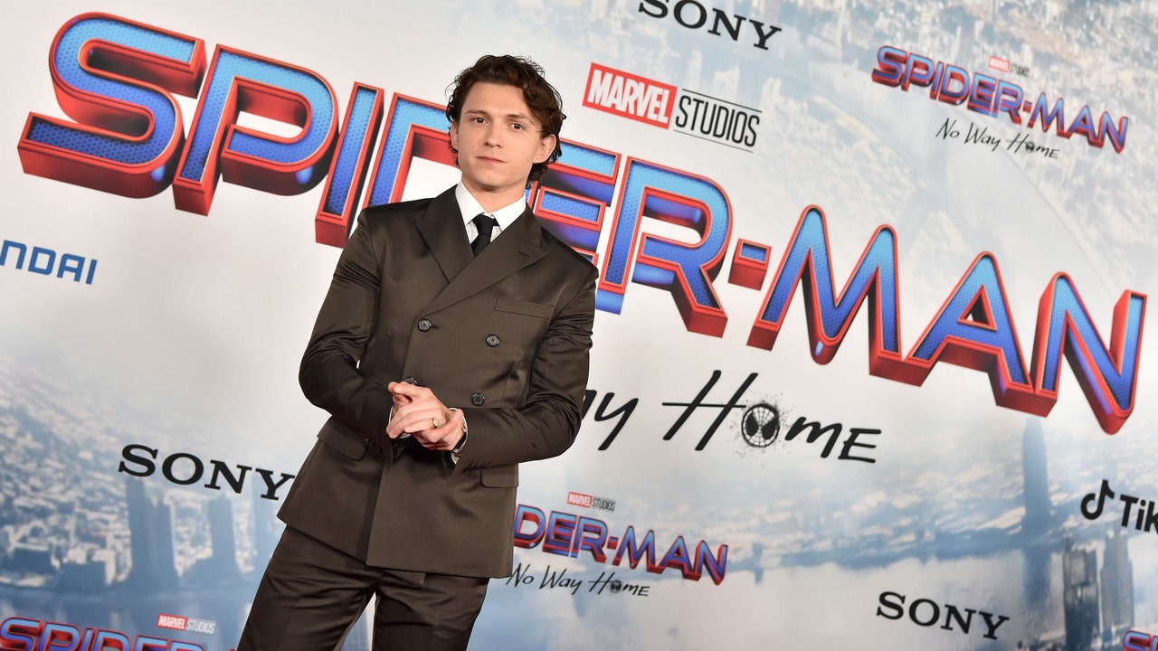 Tom Holland: 25 Tuổi, Kỷ Lục Doanh Thu Phòng Vé Và Gu Thời Trang Xa Xỉ -  Nhịp Sống Kinh Tế Việt Nam & Thế Giới