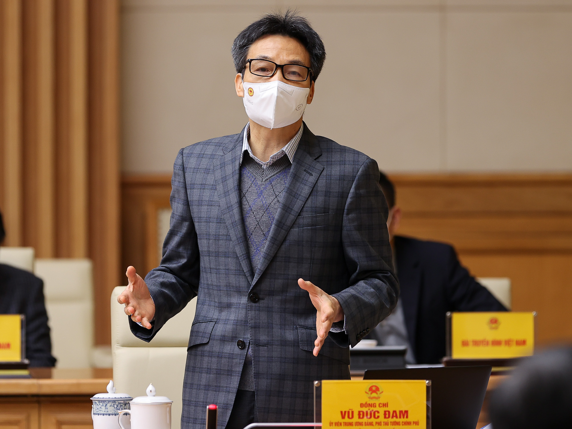 Ph&oacute; Thủ tướng Vũ Đức Đam ph&aacute;t biểu &yacute; kiến tại phi&ecirc;n họp - Ảnh: VGP