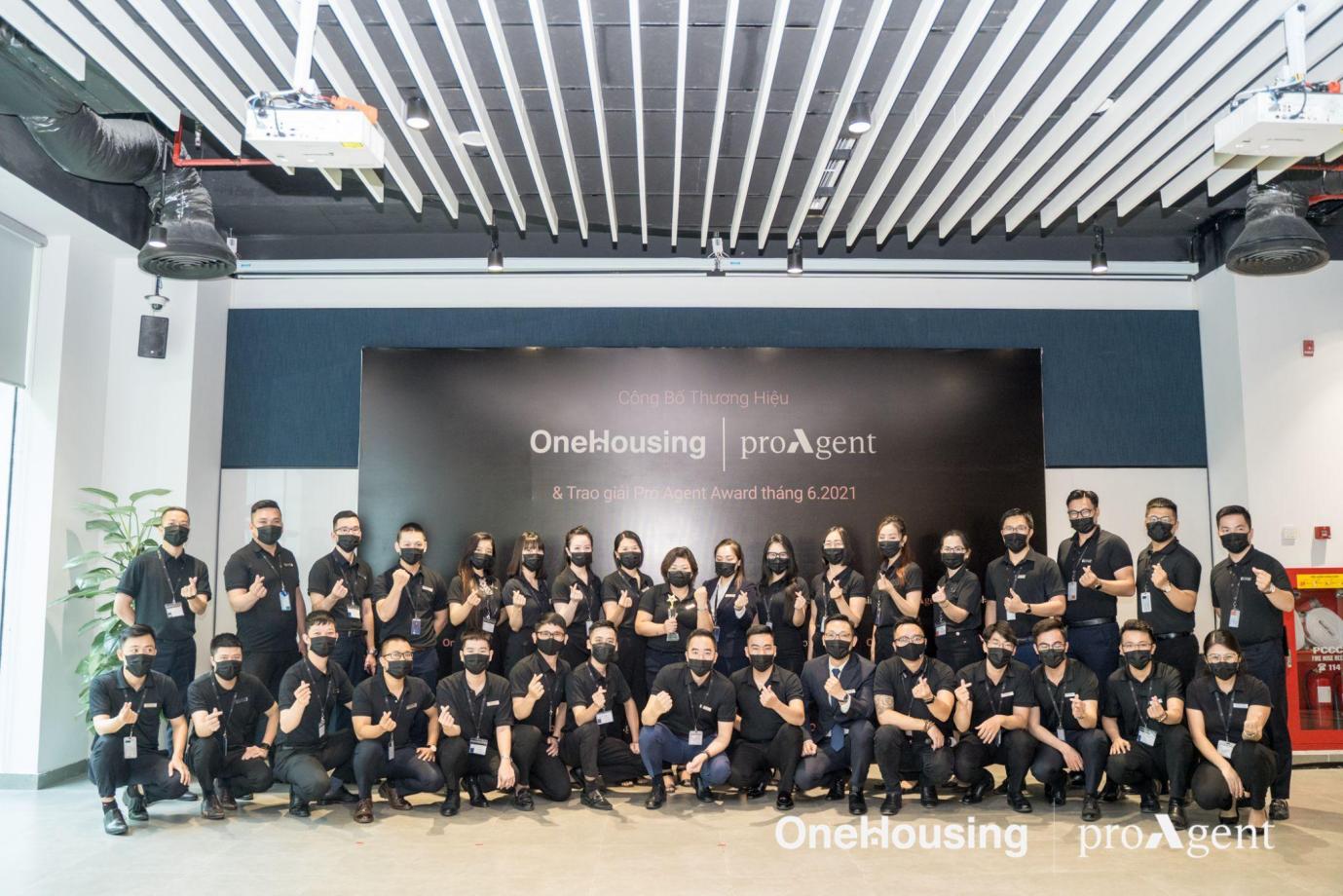 Chuyên viên tư vấn ProAgent của OneHousing tại lễ ra mắt thương hiệu ProAgent.
