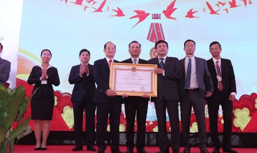 SaVipharm đón nhận huân chương Lao động hạng 3 