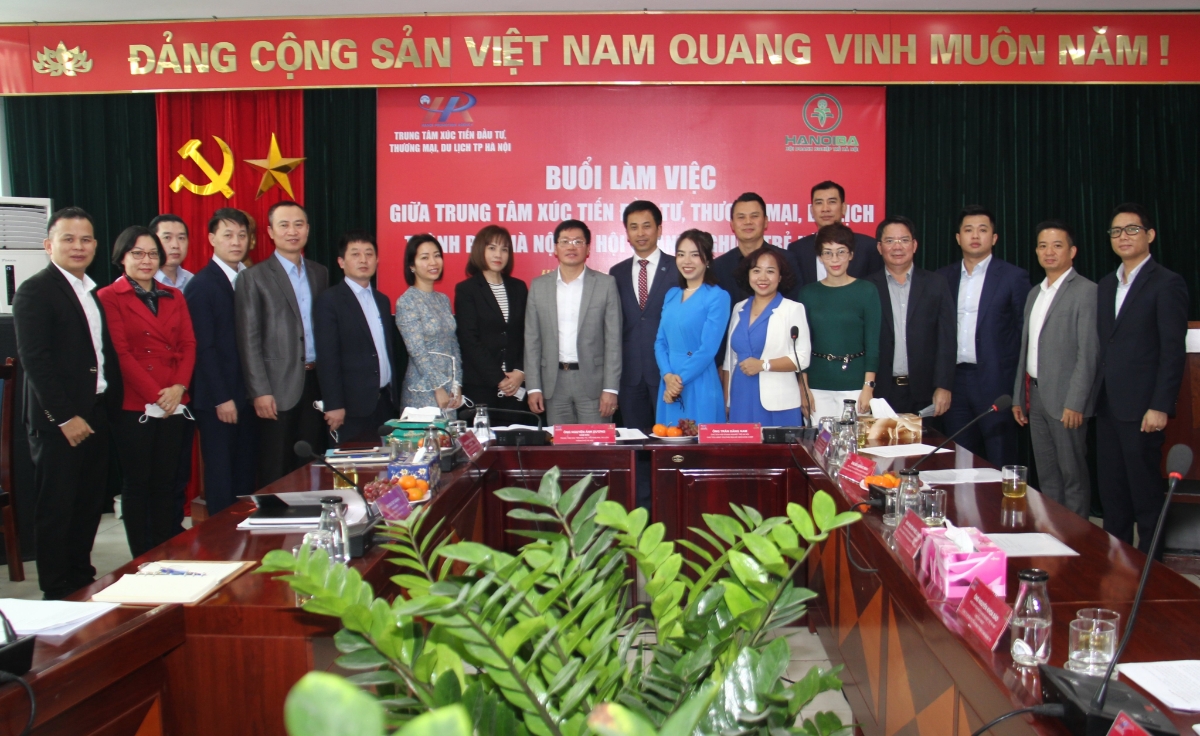 Các doanh nghiệp trẻ Hà Nội làm việc, trao đổi tại Trung tâm Xúc tiến Đầu tư, Thương mại, Du lịch HN