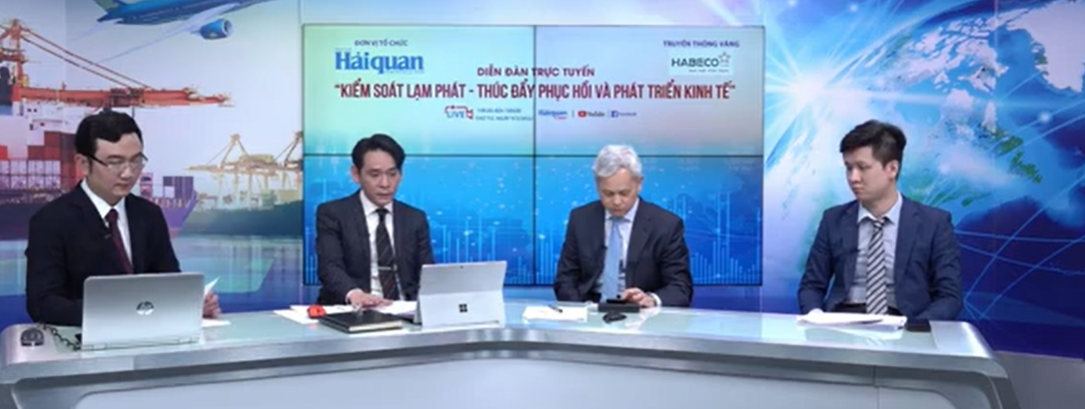 Ông Nguyễn Xuân Định (ngoài cùng bên phải) chia sẻ tại diễn đàn.