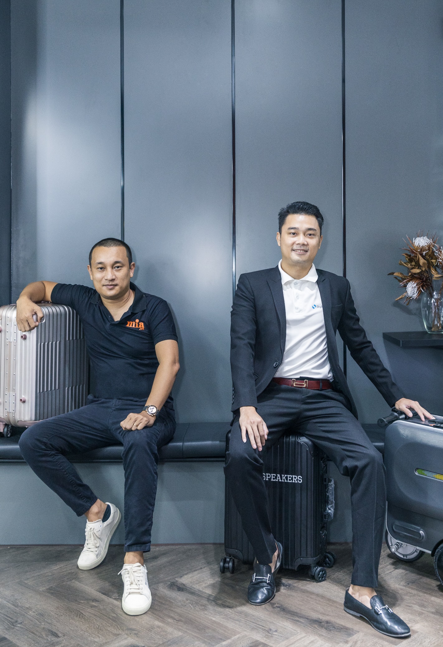 &Ocirc;ng Trần Anh Tuấn (tr&aacute;i) - Founder Mia.vn v&agrave; &ocirc;ng Nguyễn Ngọc Tuấn Lợi (phải) - Founder ki&ecirc;m CEO Skylink Group.