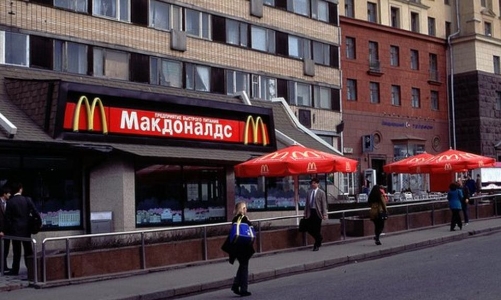 McDonald’s, Starbucks và loạt thương hiệu biểu tượng Mỹ dừng hoạt động tại Nga