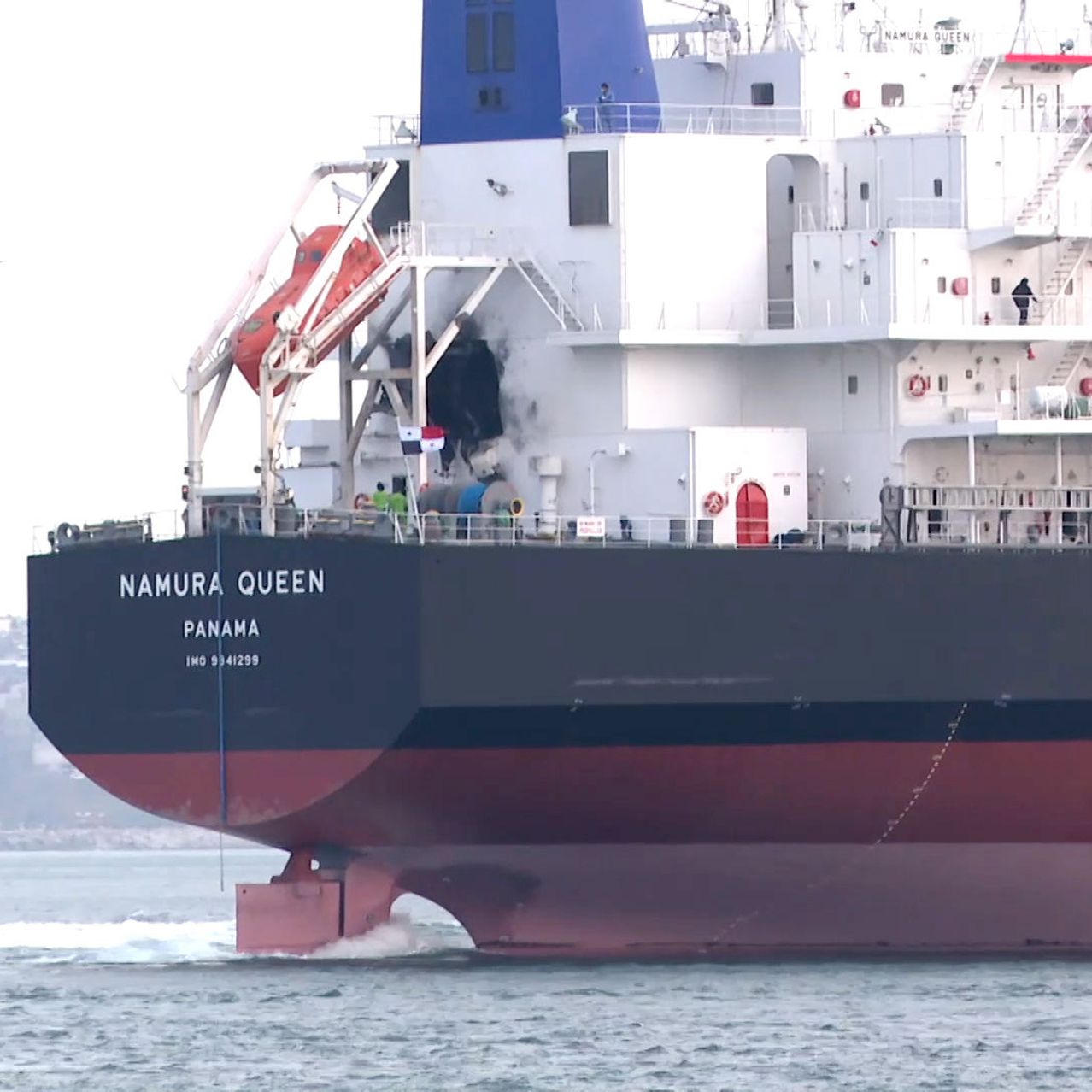 Tàu chở ngũ cốc của hãng Namura Queen, Panama bị trúng tên lửa vào tuần trước tại vùng biển của Ukraine - Ảnh: Getty Images