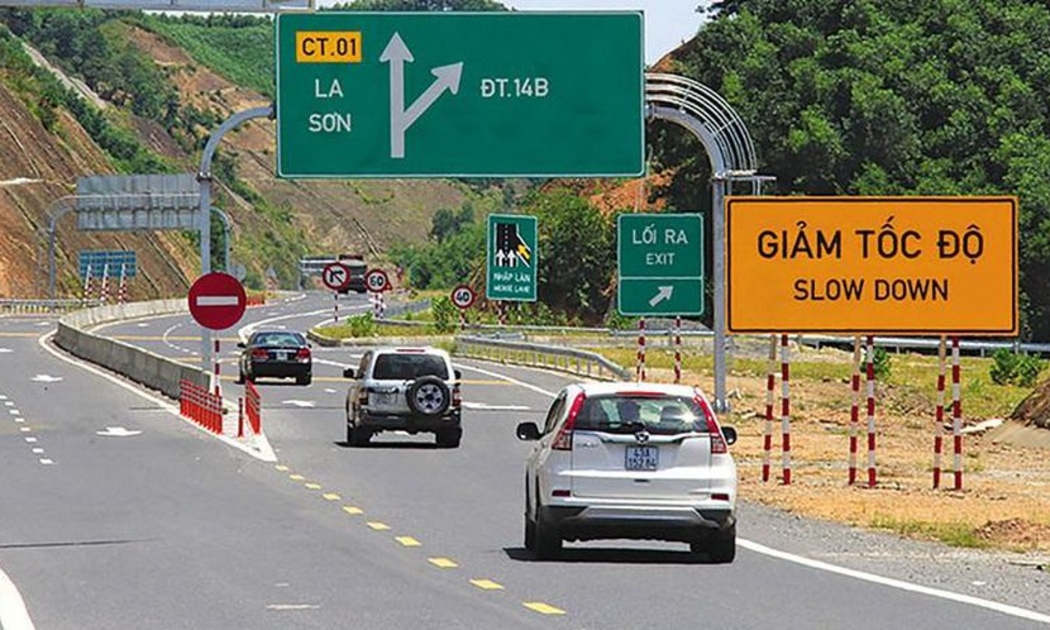 Đoạn La Sơn - Túy Loan trên đường Hồ Chí Minh.