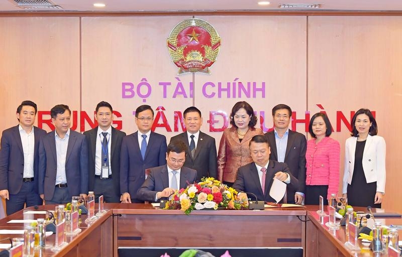 MoF & SBV cooperate in foreign exchange management