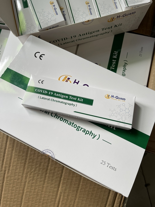 Đ&acirc;y c&ograve;n l&agrave; một đường d&acirc;y bu&ocirc;n lậu thuốc điều trị, kit test nhanh Covid-19 từ Campuchia.