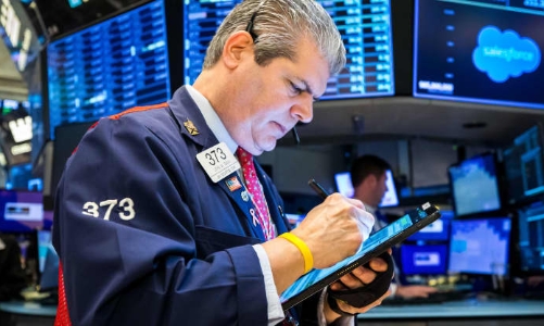 Chứng khoán Mỹ lại giảm điểm, giá dầu trượt dốc phiên thứ hai liên tiếp