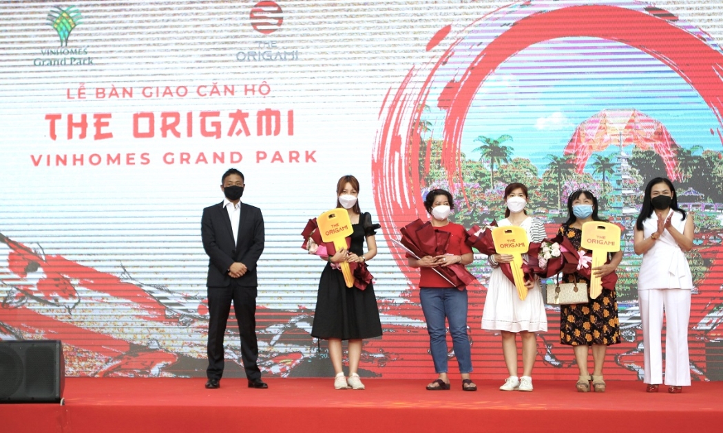 Lễ bàn giao căn hộ The Origami - Đại đô thị Vinhomes Grand Park.