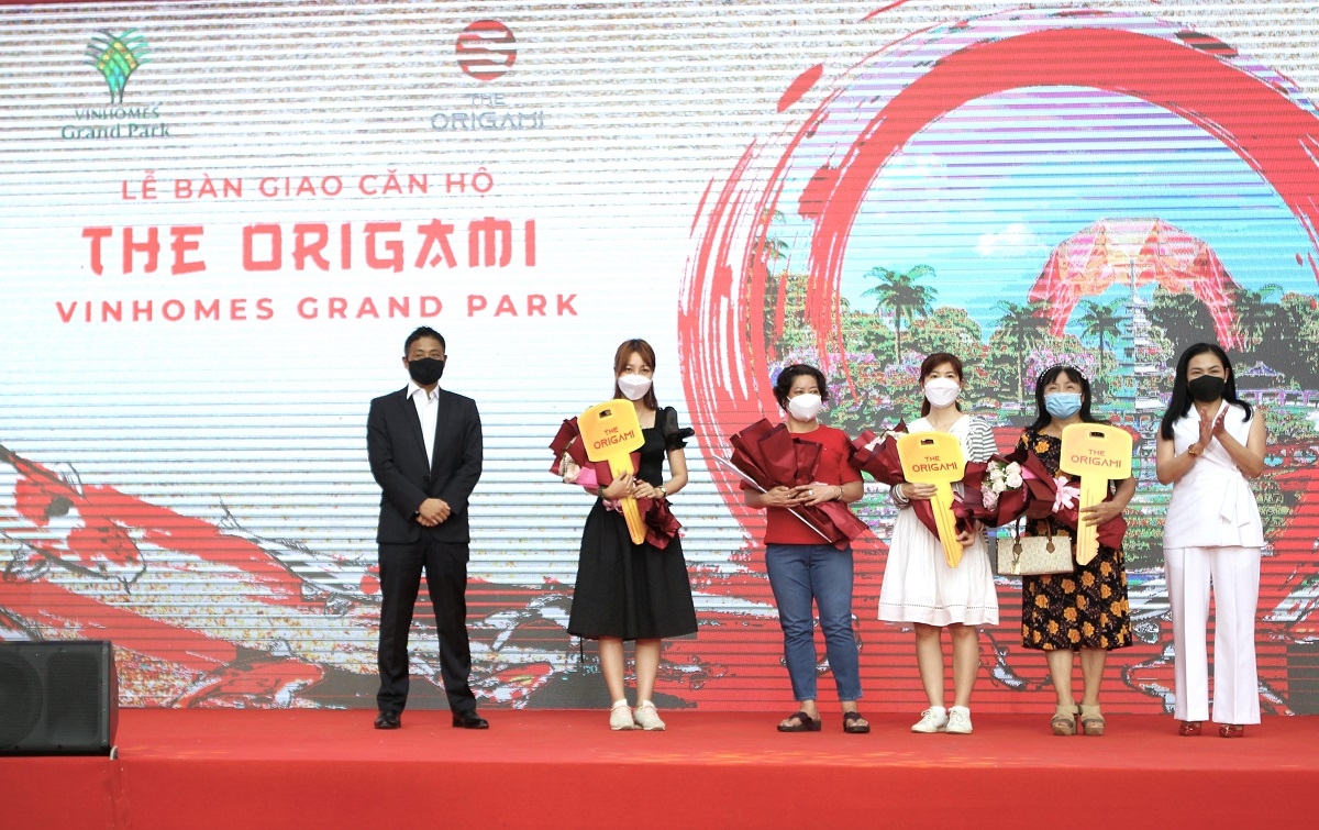 Lễ bàn giao căn hộ The Origami - Đại đô thị Vinhomes Grand Park.