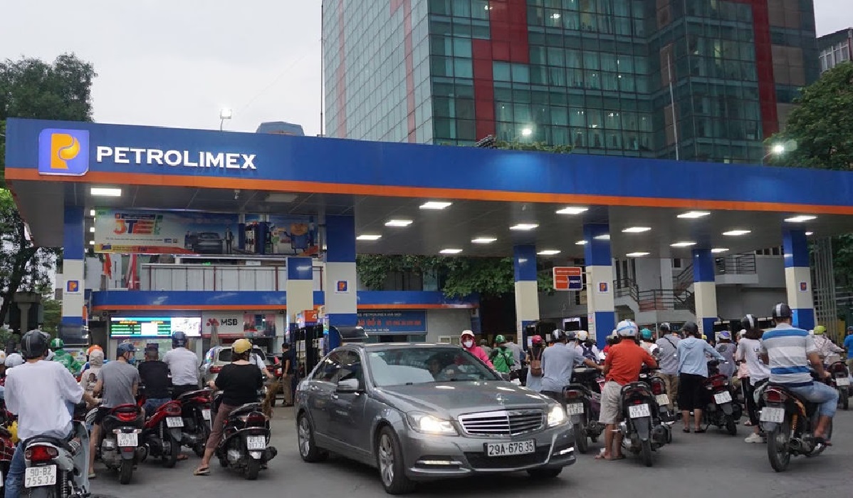 Giá xăng dầu đồng loạt tăng mạnh từ chiều 11/3.