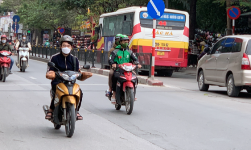 Giá xăng và giá cước xe công nghệ cùng tăng: Tài xế vừa mừng vừa lo