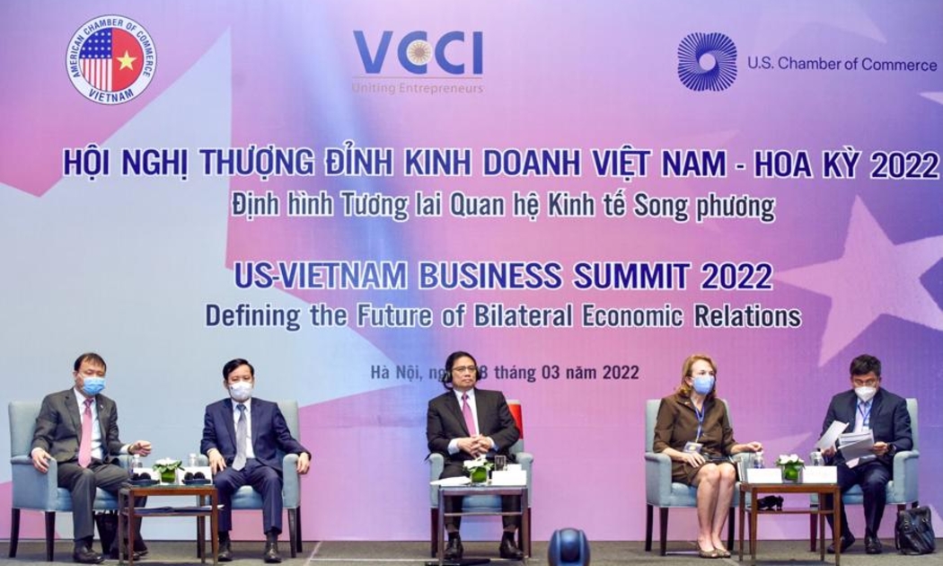 Hội nghị Thượng đỉnh Kinh doanh Việt Nam - Mỹ lần thứ 5 ngày 8/3, có sự tham gia của Thủ tướng Chính phủ Phạm Minh Chính và Đặc phái viên của Tổng thống Mỹ về biến đổi khí hậu John Kerry, lãnh đạo các bộ, ngành, đại diện cấp cao nhiều tập đoàn lớn của Mỹ, các hiệp hội, ngành hàng, cộng đồng doanh nghiệp hai nước. Ảnh: VGP.