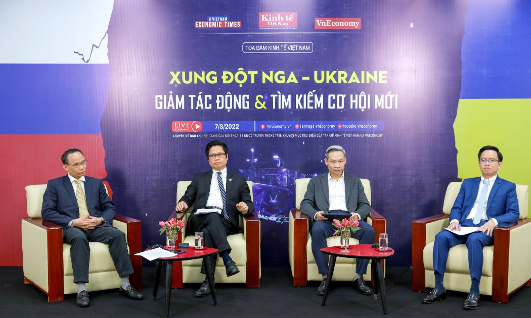 Tọa đàm “Xung đột Nga - Ukraine: Giảm tác động và tìm kiếm cơ hội”, do Tạp chí Kinh tế Việt Nam/VnEconomy tổ chức ngày 7/3 - Ảnh: Chu Xuân Khoa