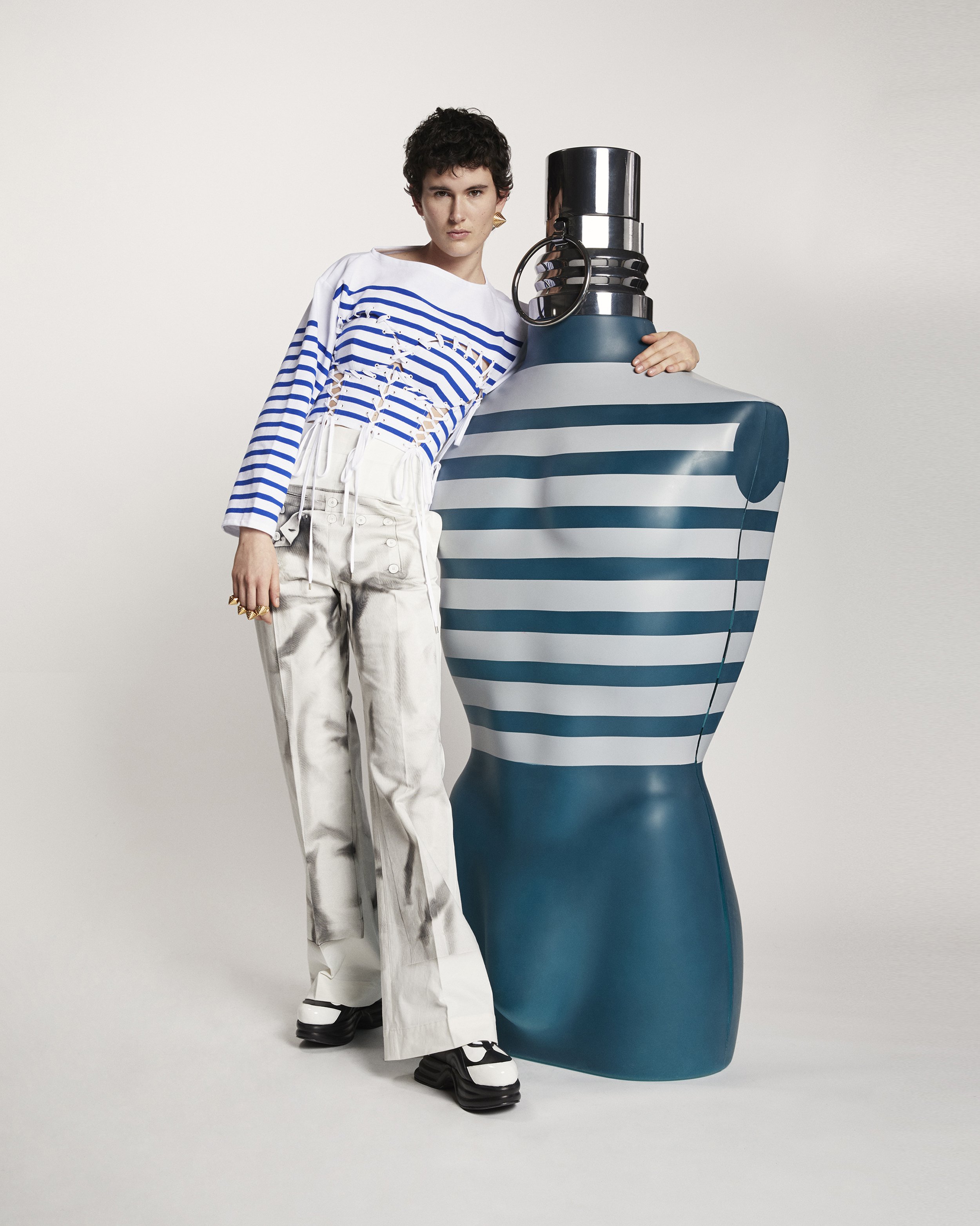 Những sản phẩm&nbsp;ready-to-wear của Jean-Paul Gaultier cũng đ&atilde; trở lại kể từ bộ sưu tập ra mắt năm 2015.