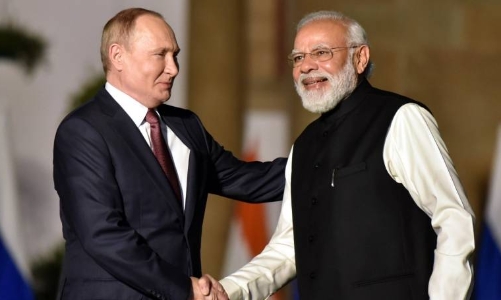 Ấn Độ tranh thủ mua dầu giá rẻ từ Nga