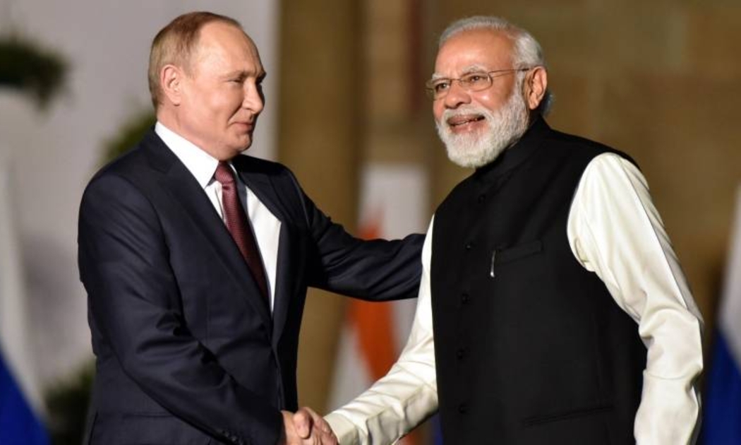 Tổng thống Nga Vladimir Putin (trái) và Thủ tướng Ấn Độ Narendra Modi trong một lần gặp.