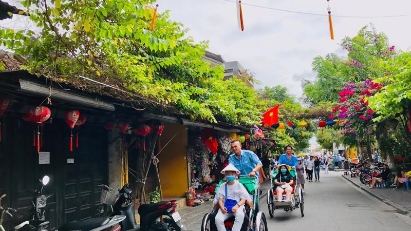 Three groups of stocks to benefit when tourism opens up