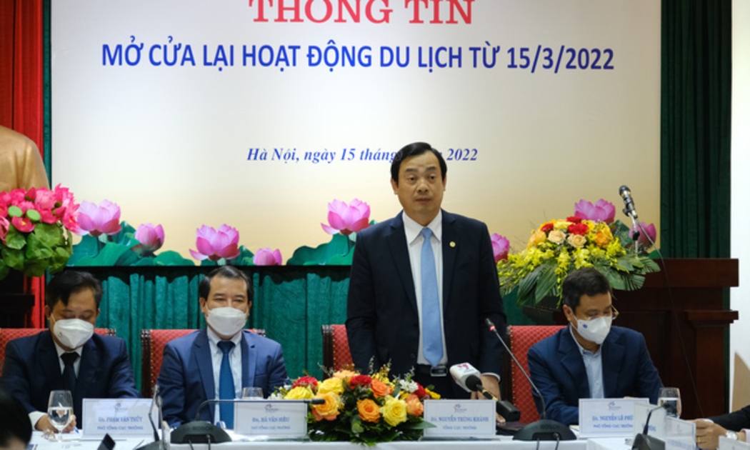 Tổng cục trưởng Tổng cục Du lịch Việt Nam Nguyễn Trùng Khánh thông tin tới báo chí về mở cửa lại hoạt động du lịch từ 15/3/2022
