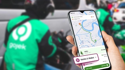 Gojek & MoMo work together