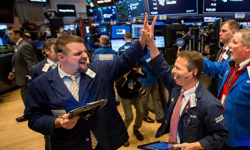 Dow Jones tăng 600 điểm, giá dầu mất mốc 100 USD/thùng