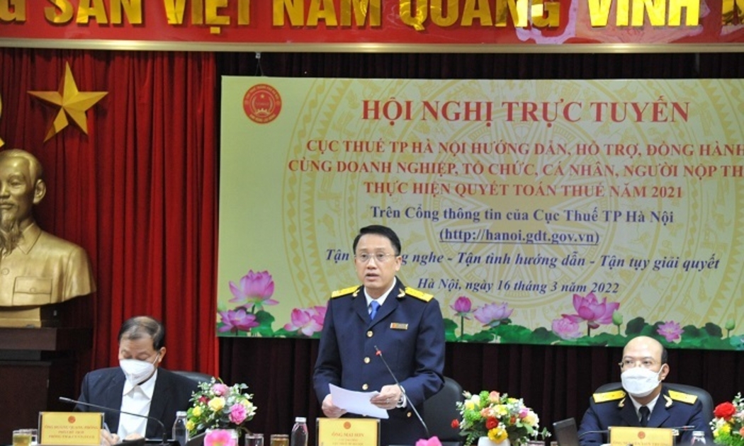 Ông Mai Sơn, Cục trưởng Cục Thuế TP Hà Nội phát biểu tại hội nghị.
