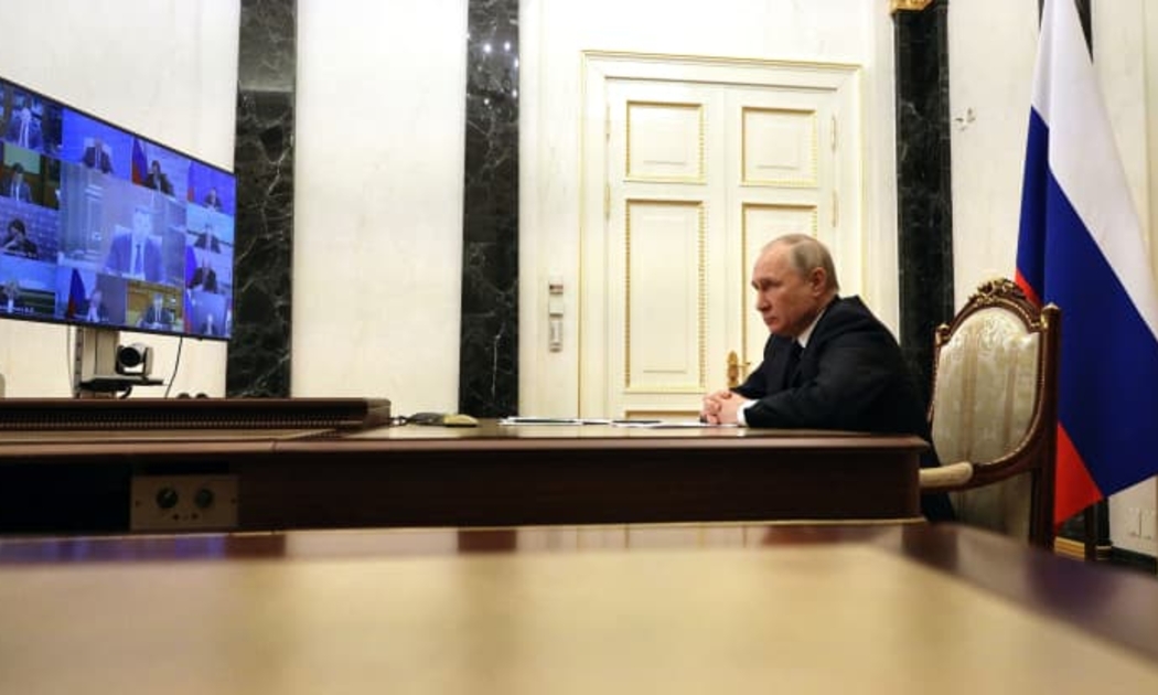 Tổng thống Nga Vladimir Putin họp Chính phủ qua video ở Moscow hôm 10/3/2022 - Ảnh: Điện Kremlin/Reuters.