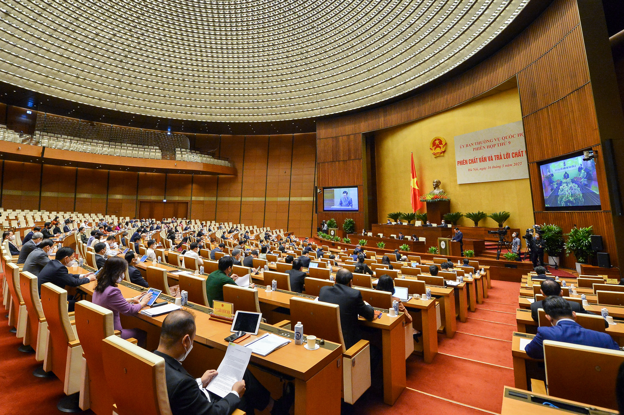 Phi&ecirc;n chất vấn s&aacute;ng ng&agrave;y 16/3 - Ảnh: Quochoi.vn