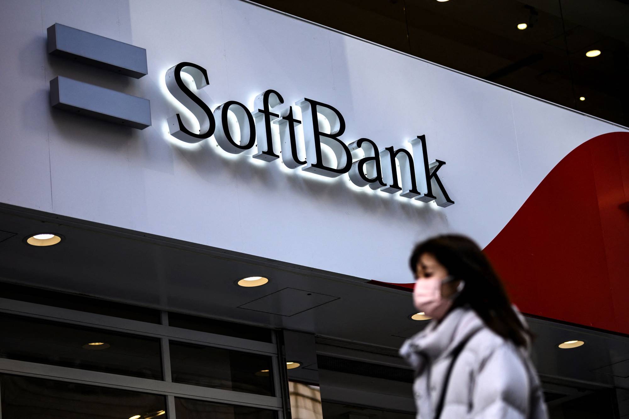 &Ocirc;ng Son cho rằng&nbsp;SoftBank đang &ldquo;ở giữa cơn b&atilde;o m&ugrave;a đ&ocirc;ng&rdquo;&nbsp; - Ảnh: JP Times
