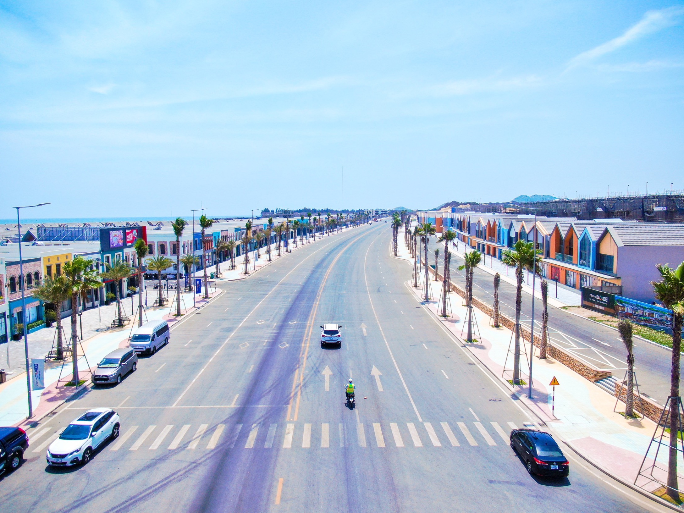 The Tropicana hứa hẹn mang đến không gian mua sắm, giải trí, vui chơi sôi động cho du khách.