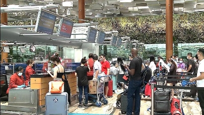 First Vietnam Airlines’ flight touches down